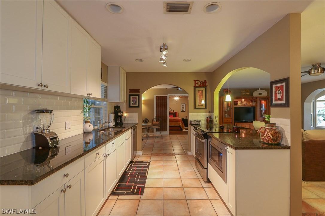 1398 Tredegar Dr., Fort Myers, FL 33919