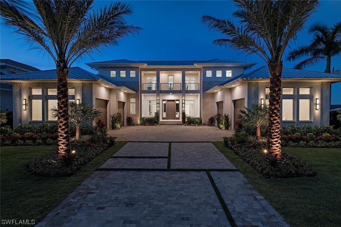 695 16th Ave., Naples, FL 34102