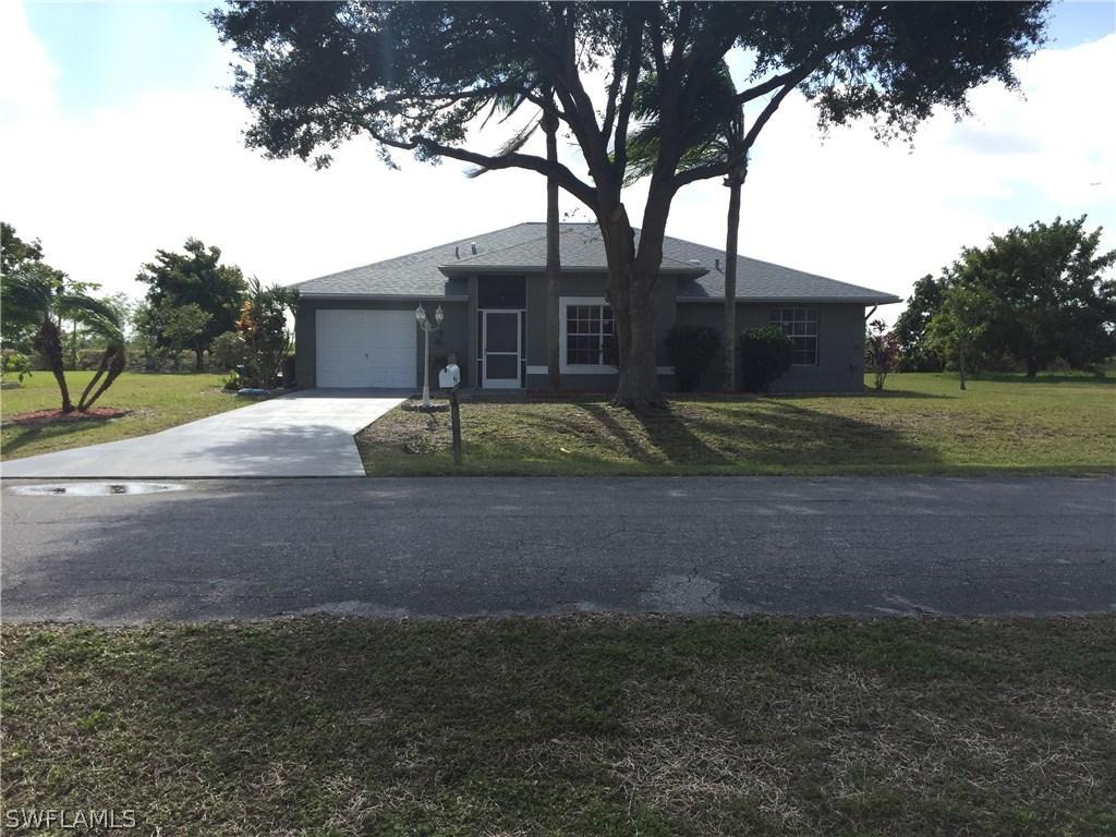 233 Eaglesmere Dr., Lehigh Acres, FL 33936