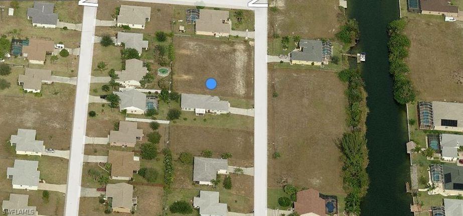 310 NE 17th Pl., Cape Coral, FL 33909