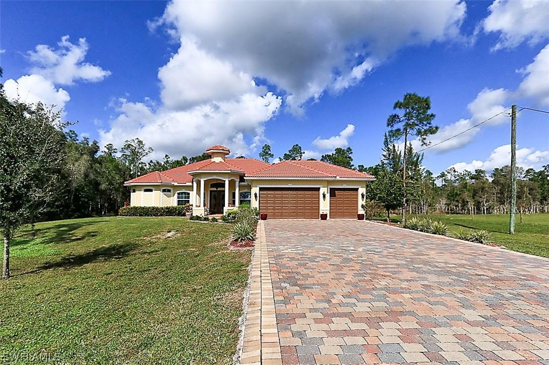 10675 Red Dragon Ln., Bonita Springs, FL 34135