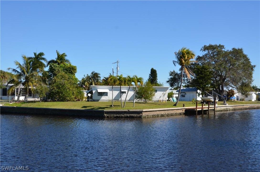 2681 Patterson Ct., St. James City, FL 33956