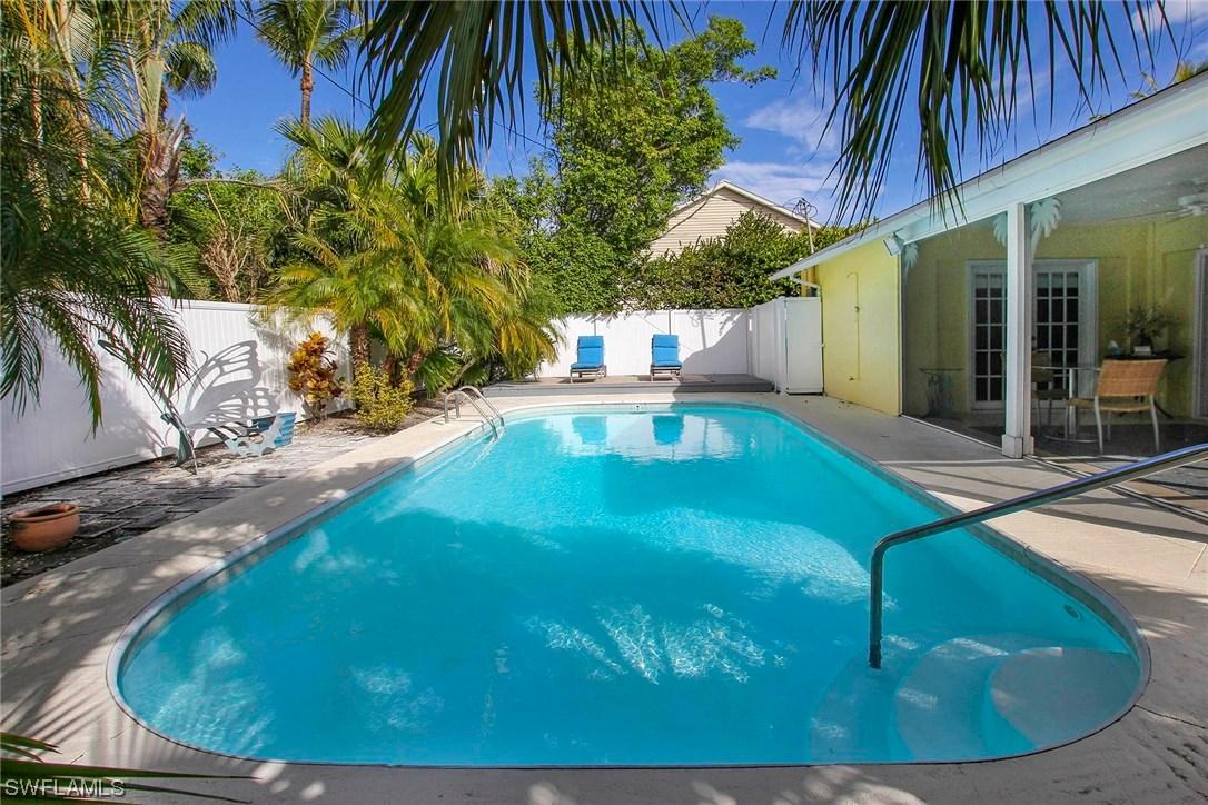 535 Birdsong Pl., Sanibel, FL 33957