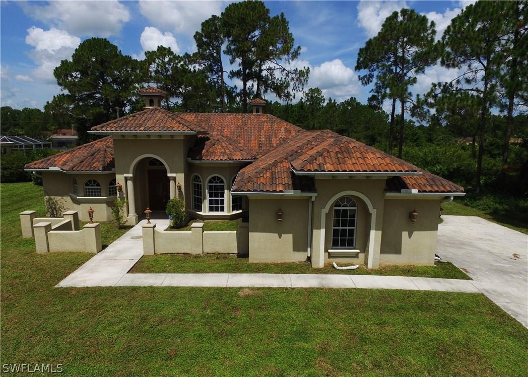 719 Hamilton Ave., Lehigh Acres, FL 33972