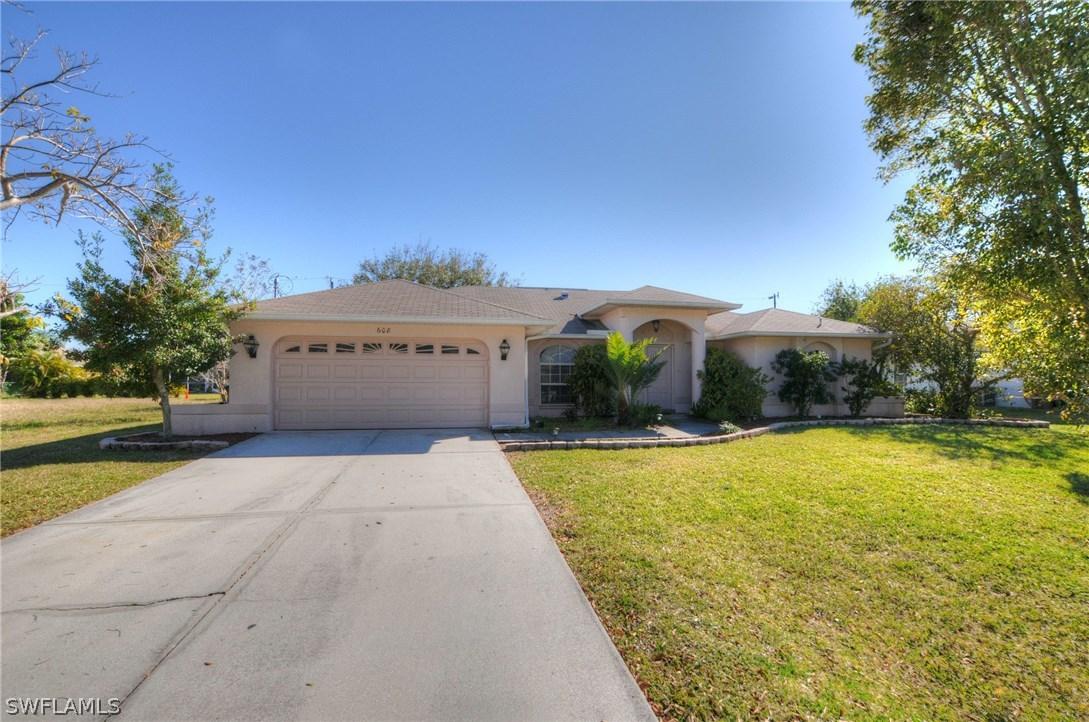 608 SE 29th Ter., Cape Coral, FL 33904