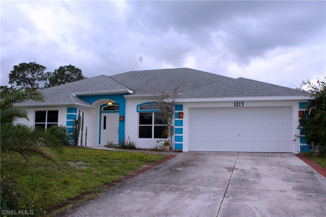 1217 Oak Ave., Lehigh Acres, FL 33972