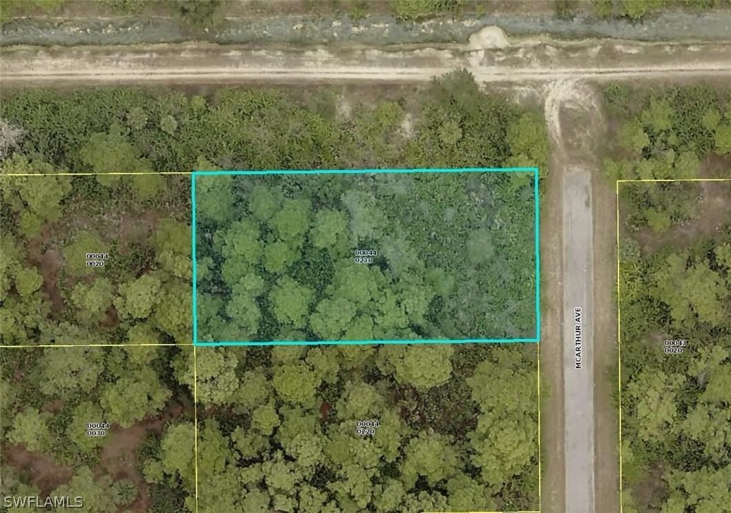 1921 Mcarthur Ave., Lehigh Acres, FL 33972