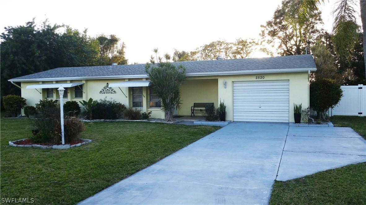 2520 SE 12th Pl., Cape Coral, FL 33904