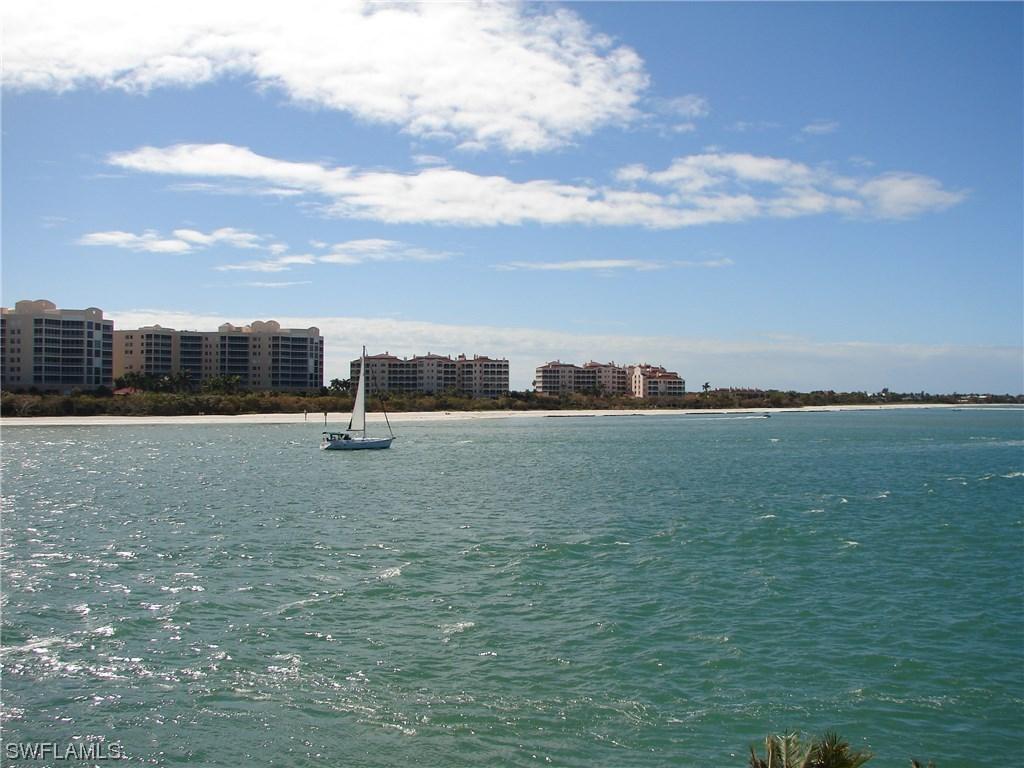 522 La Peninsula Blvd., Naples, FL 34113