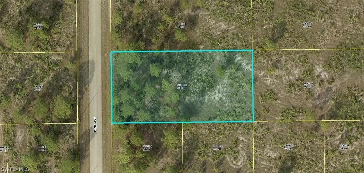 902 Pine Ave., Lehigh Acres, FL 33972