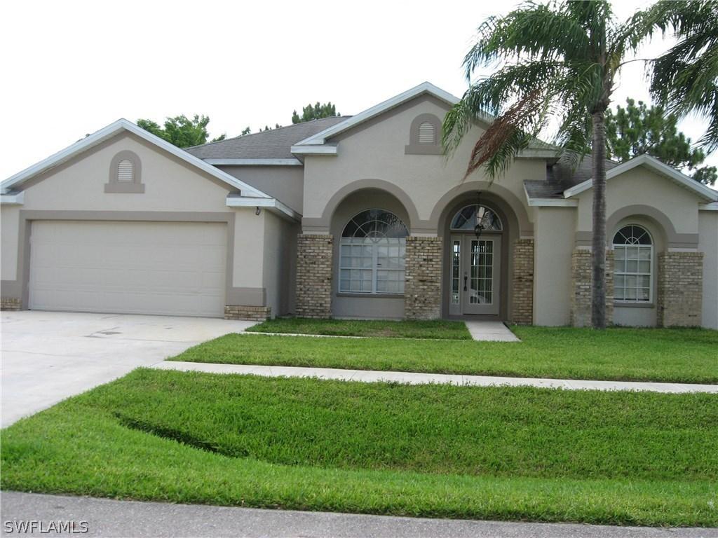 4590 Diploma Ct., Lehigh Acres, FL 33971