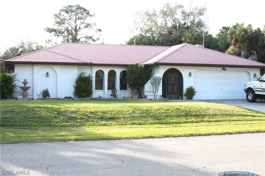 419 Mcarthur Ave., Lehigh Acres, FL 33936