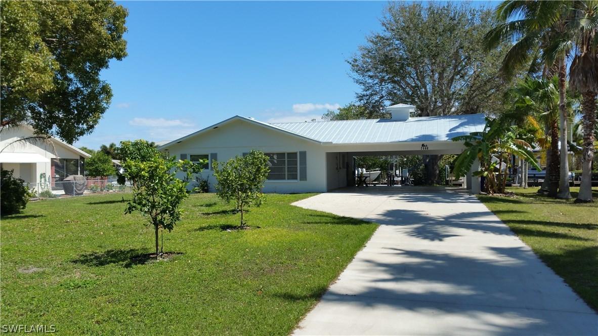2560 Baybreeze St., St James City, FL 33956