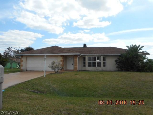 204 Eaglesmere Dr., Lehigh Acres, FL 33936