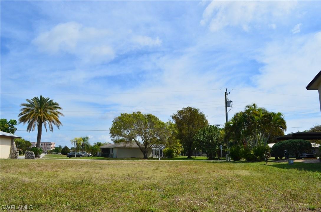 4906 Tudor Dr., Cape Coral, FL 33904