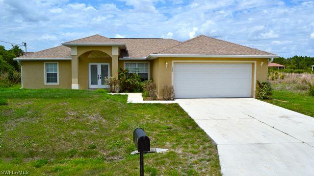733 Newhall St., Lehigh Acres, FL 33974