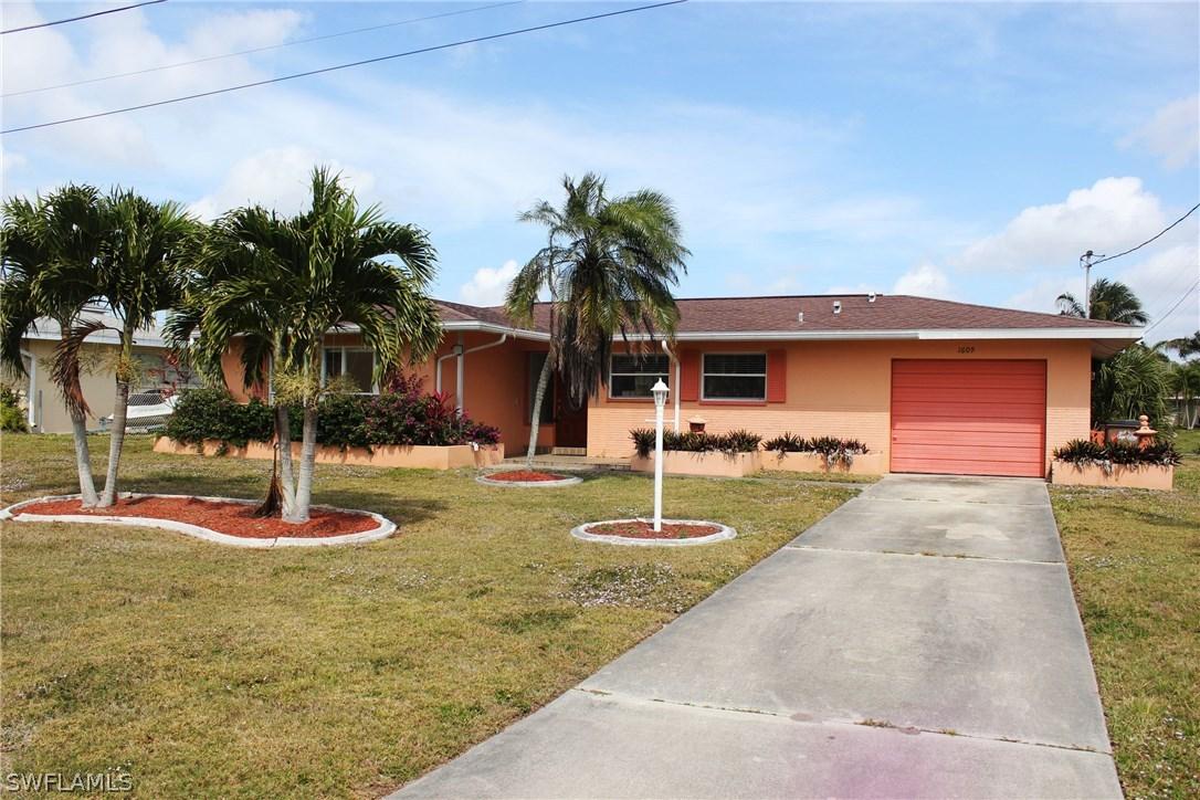 1609 SE 28th Ter., Cape Coral, FL 33904