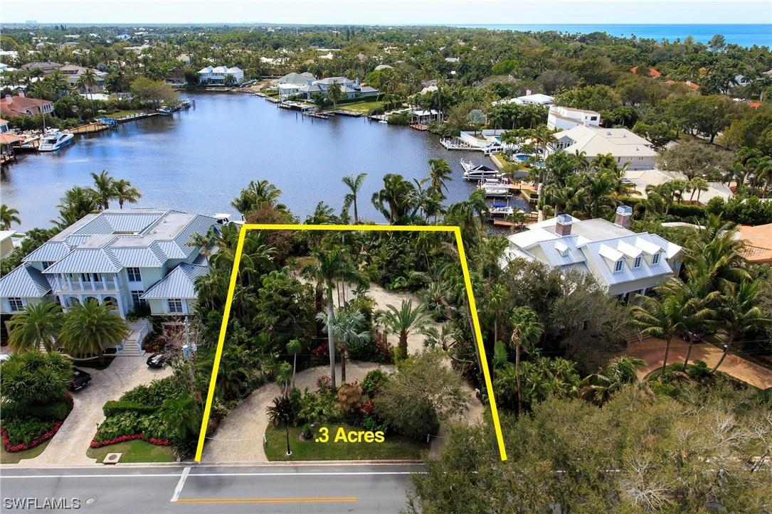 286 18th Ave., Naples, FL 34102