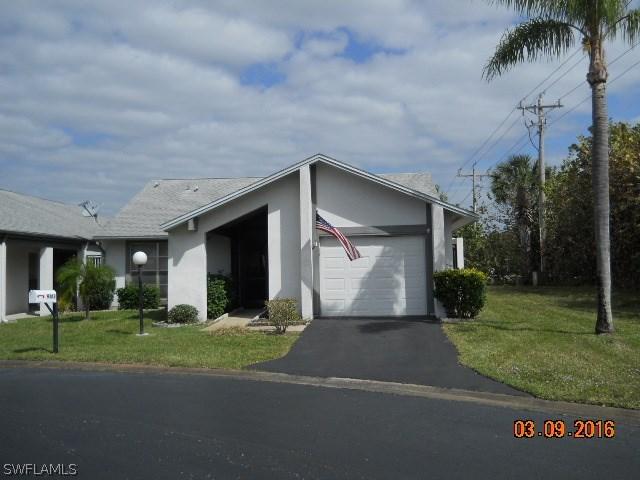 9813 Maplecrest Cir., Lehigh Acres, FL 33936