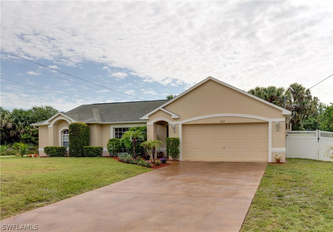 522 Poinsettia Ave., Lehigh Acres, FL 33972