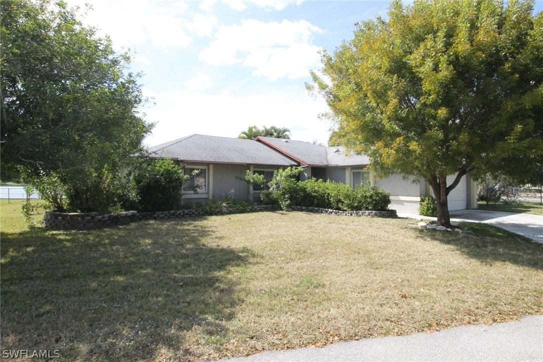 2 SE 10th Ave., Cape Coral, FL 33990