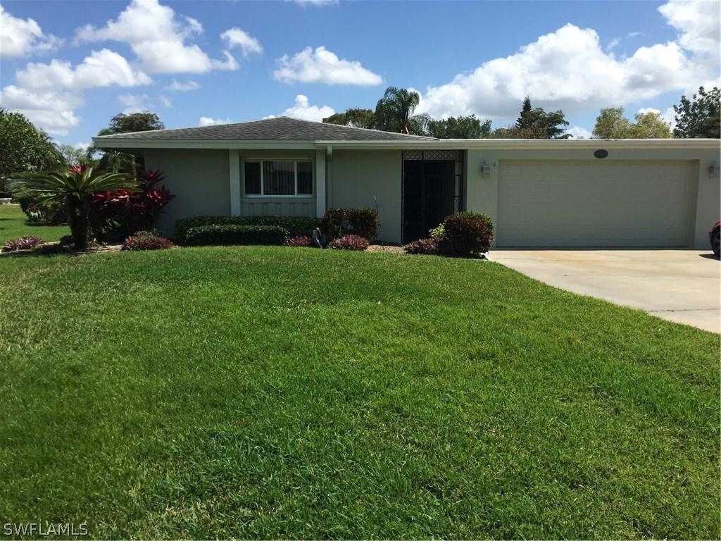 5569 Pendlewood Ln., Fort Myers, FL 33919