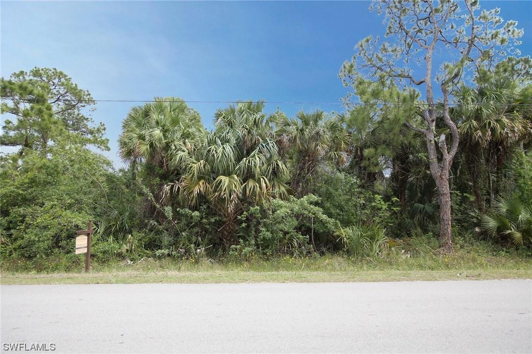 17th St., Naples, FL 34117