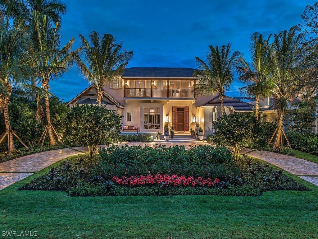 190 1st Ave., Naples, FL 34102