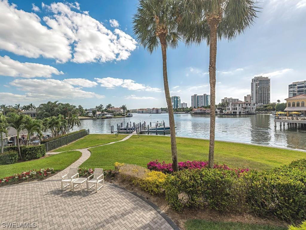 250 Park Shore Dr. #102, Naples, FL 34103