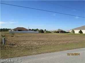 2037 Churchill Ave., Lehigh Acres, FL 33971
