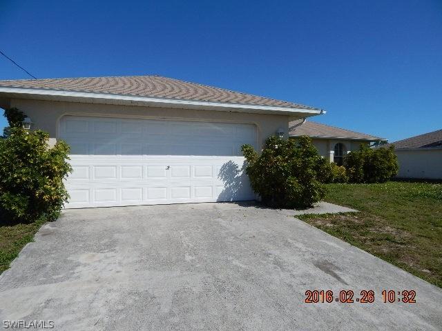 2207 NE 34th Ln., Cape Coral, FL 33909