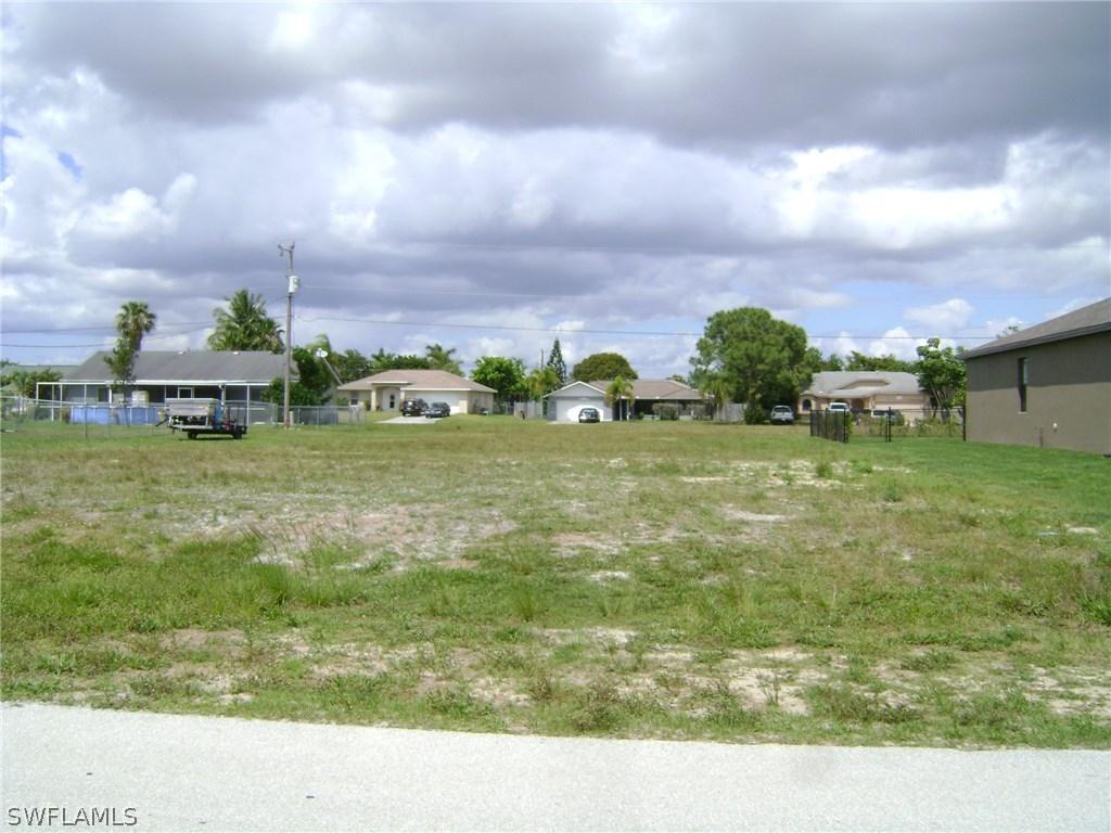 923 SW 36th Ter., Cape Coral, FL 33914
