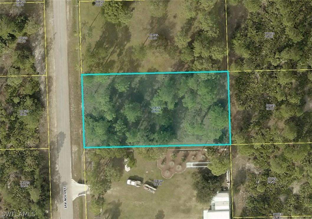 906 Clayton Ave., Lehigh Acres, FL 33972