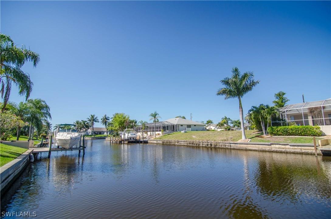 3720 SE 13th Pl., Cape Coral, FL 33904