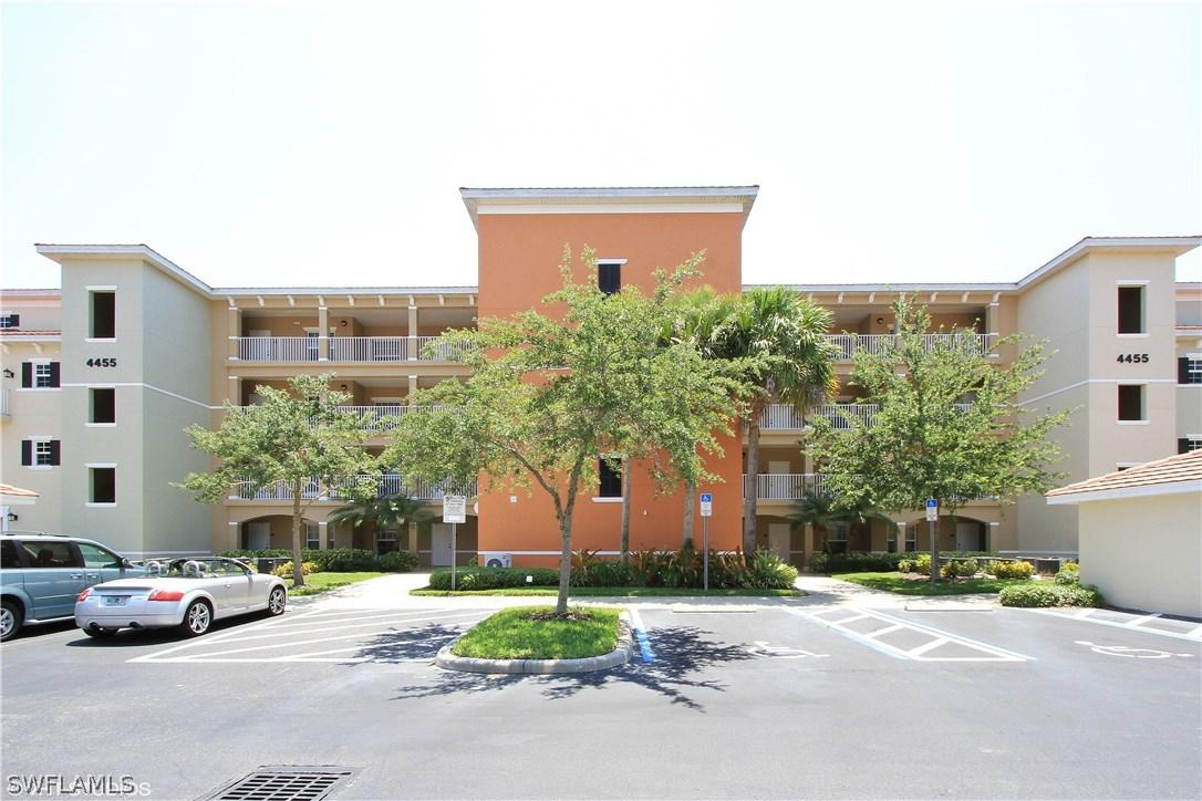 4455 Botanical Place Cir. #206, Naples, FL 34112