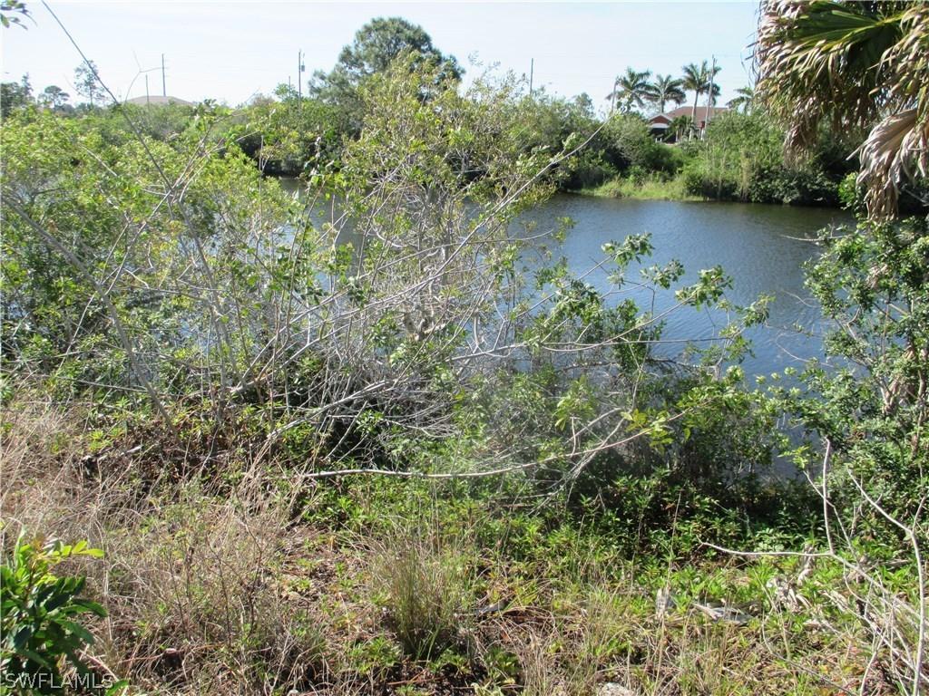 2220 NW 25th Ter., Cape Coral, FL 33993