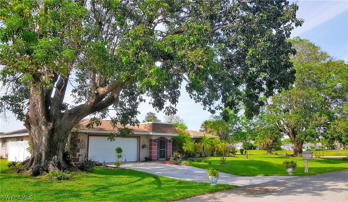 6 Randy Ln., Lehigh Acres, FL 33936