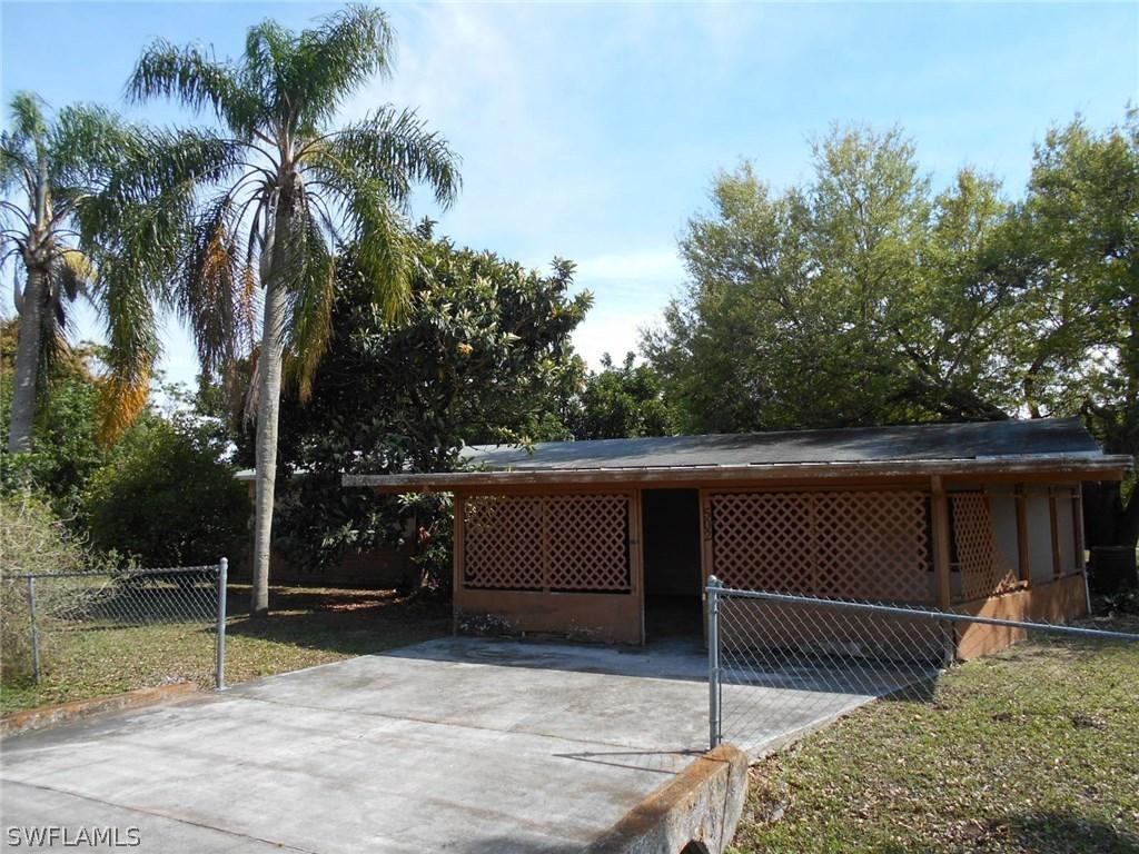 502 E Cleveland Ln., Lehigh Acres, FL 33936