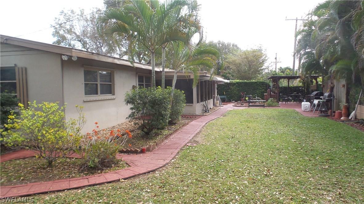 1550 Winkler Ave., Fort Myers, FL 33901