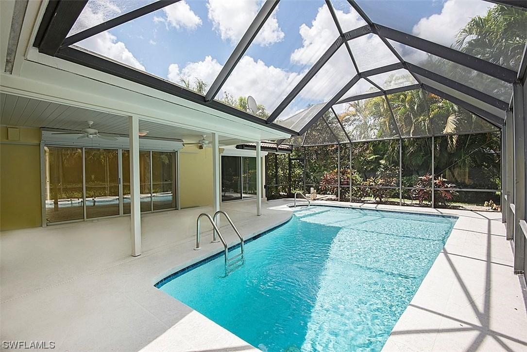 723 Willowhead Dr., Naples, FL 34103