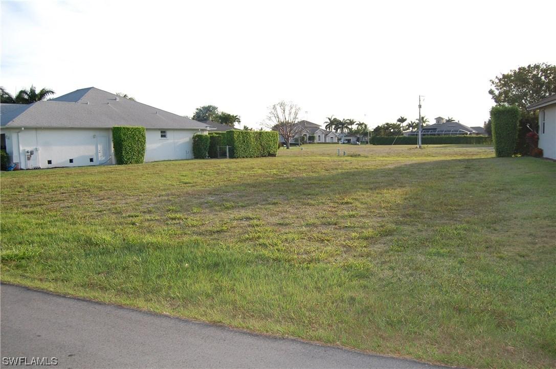 162 Cyrus St., Marco Island, FL 34145