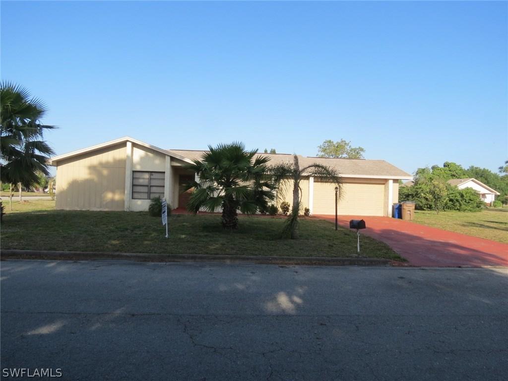 230 Kiteview Dr., Lehigh Acres, FL 33936