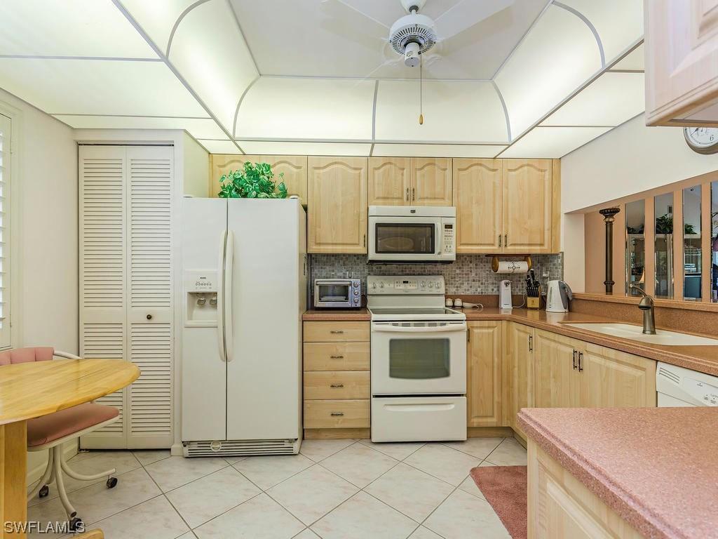 3705 Amberly Cir. #F202, Naples, FL 34112