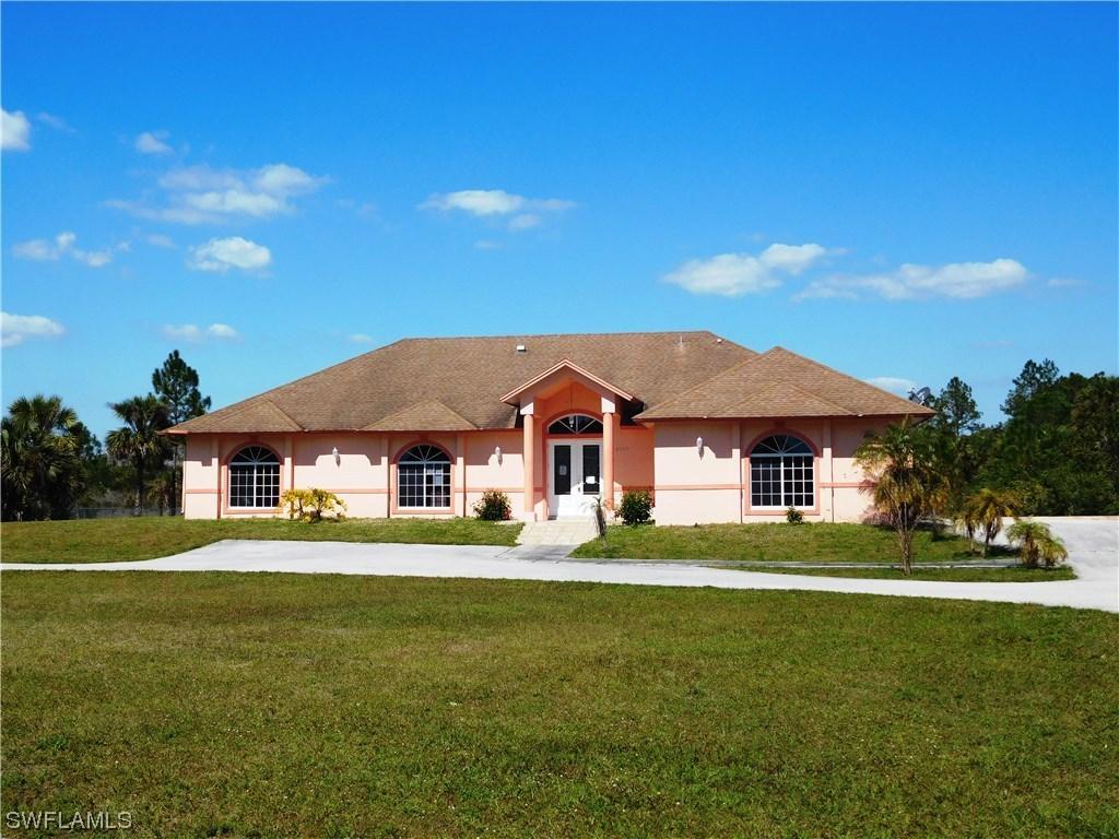 2565 10th Ave., Naples, FL 34120