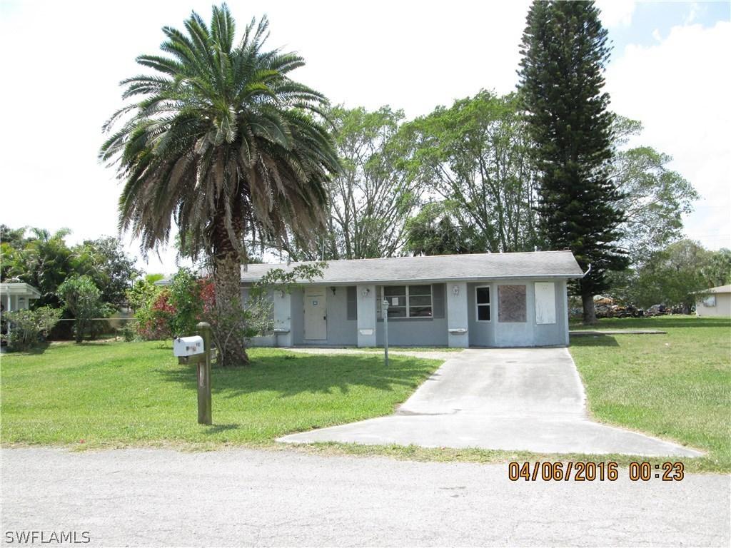 1316 Ellendale Cir., Lehigh Acres, FL 33936