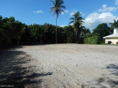 509 Neapolitan Way, Naples, FL 34103