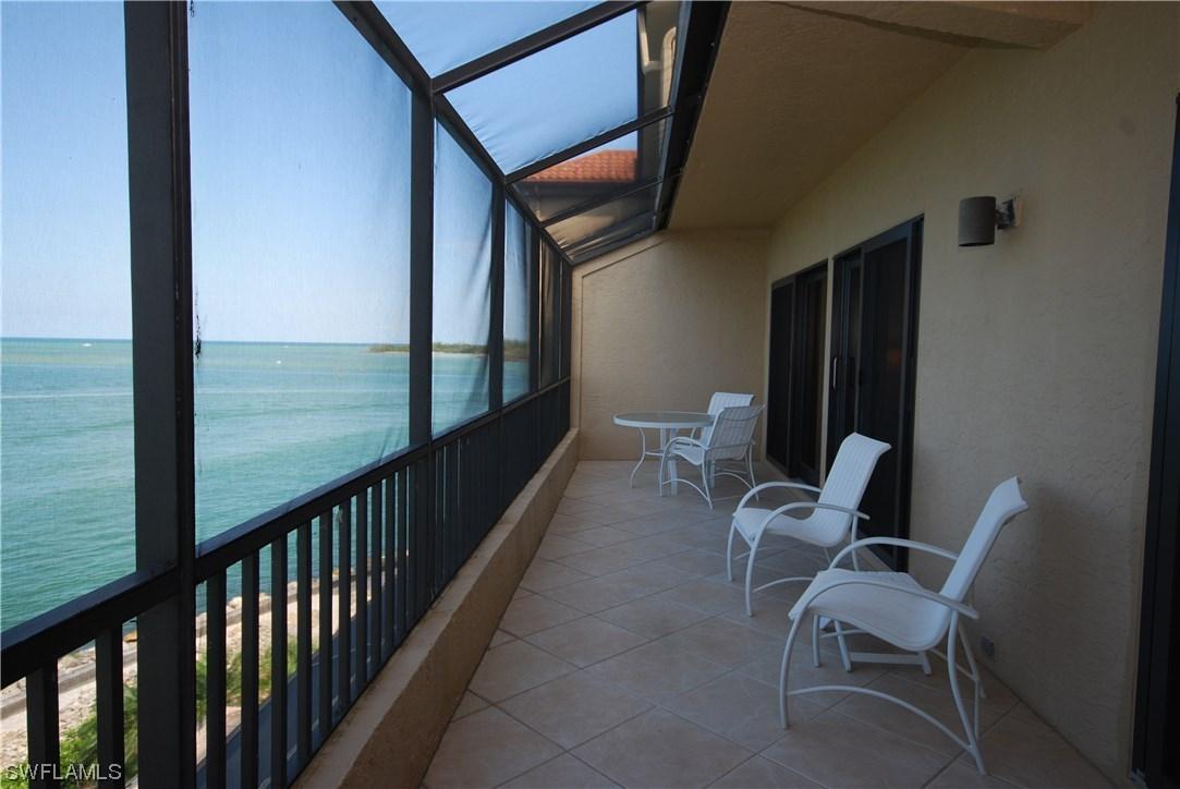 633 La Peninsula Blvd., Naples, FL 34113