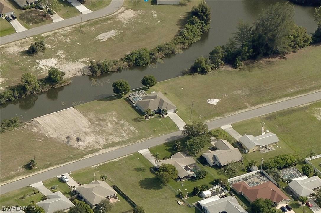 607 SW 8th Ct., Cape Coral, FL 33991