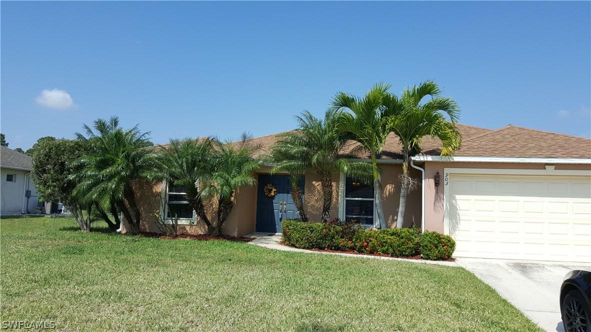 903 Alvin Ave., Lehigh Acres, FL 33971