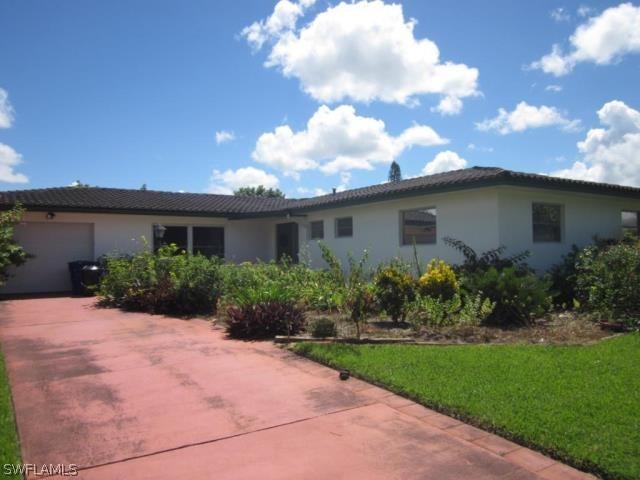 206 Norwich Ave., Lehigh Acres, FL 33936